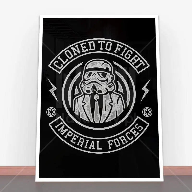 Stormtrooper w garniturze na plakacie Cloned to Fight, idealny do ramy plakatowej