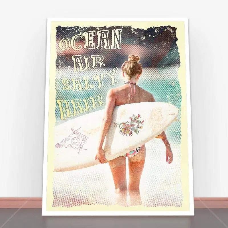 Framowany plakat surferki w produkcie Plakat Ocean Air, idealny do młodzieżowego pokoju